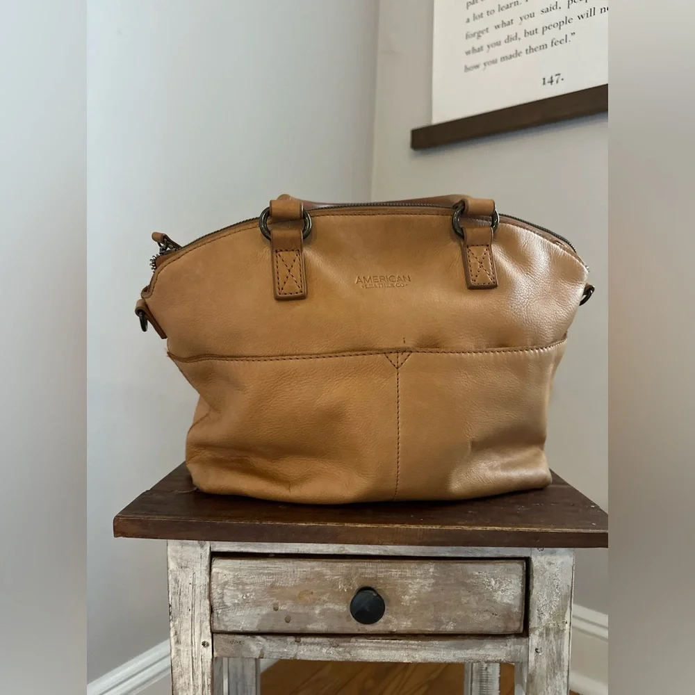 American Leather Company Camel Brown Zip Closure Medium Size handbag Purse. - Picture 2 of 15